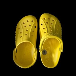 CROCS Classic Clog in Yellow S-7 Adult